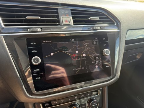 Used 2019 Volkswagen Tiguan SEL Premium image 15