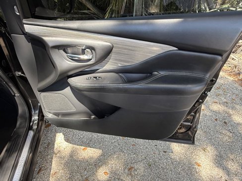 Used 2018 Nissan Murano SV image 18