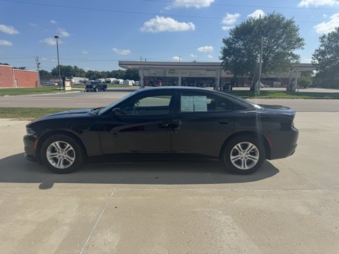 Used 2019 Dodge Charger SXT image 5
