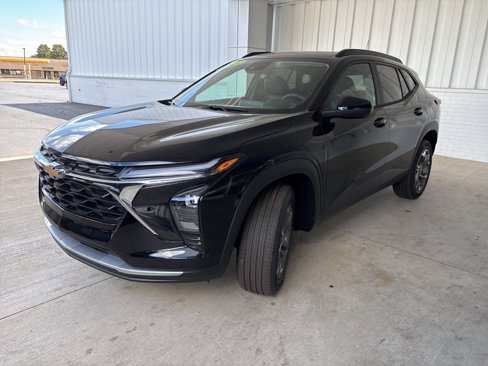 New 2025 Chevrolet Trax LT w/ Sunroof Package image 3