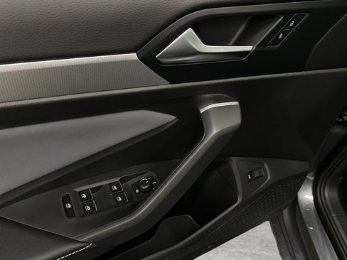 New 2025 Volkswagen Jetta SE image 29