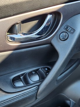Used 2015 Nissan Rogue SV image 13