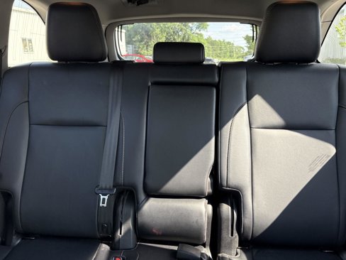 Used 2019 Toyota Highlander XLE image 20