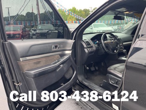 Used 2018 Ford Explorer XLT w/ Equipment Group 202A image 4