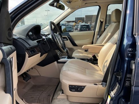 Used 2013 Land Rover LR2 image 9