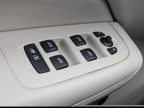 Certified 2023 Volvo V60 B5 Cross Country Plus image 28