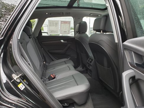 Used 2024 Audi Q5 2.0T Premium w/ Convenience Package image 16