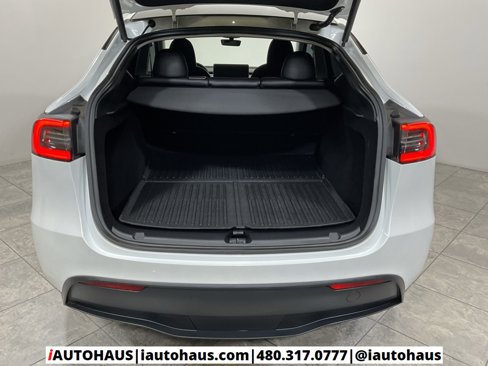Used 2024 Tesla Model Y Long Range image 11