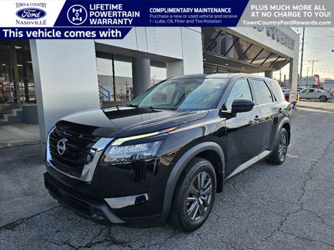 Used 2023 Nissan Pathfinder S image 1