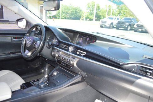 Used 2016 Lexus ES 350 w/ Accessory Package 2 image 17