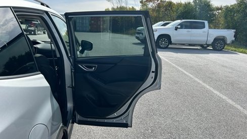 Used 2022 Subaru Forester Premium image 38