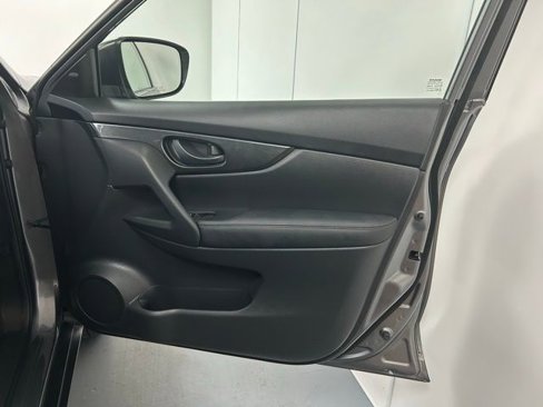 Used 2019 Nissan Rogue S image 26