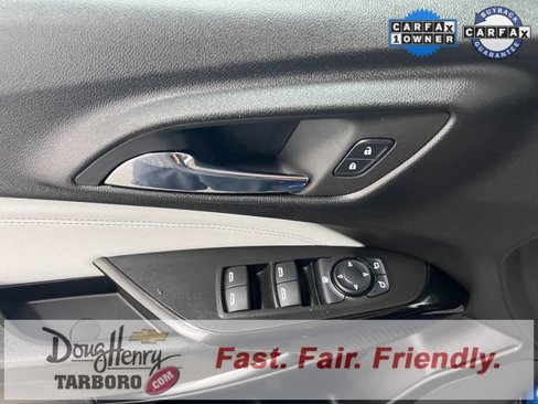 Used 2024 Chevrolet Trax LT w/ Sunroof Package image 26