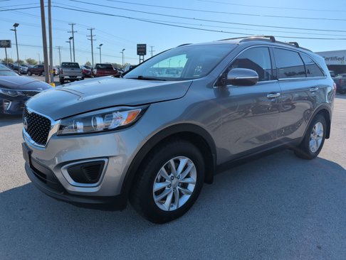 Used 2016 Kia Sorento LX image 3
