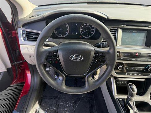 Used 2016 Hyundai Sonata SE image 12