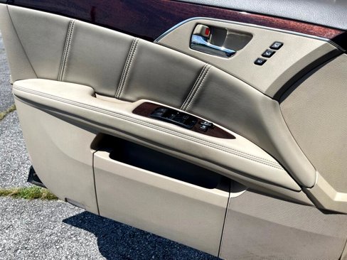 Used 2009 Toyota Avalon Limited image 21