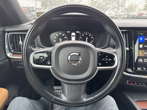 Used 2020 Volvo V60 T5 Momentum image 16