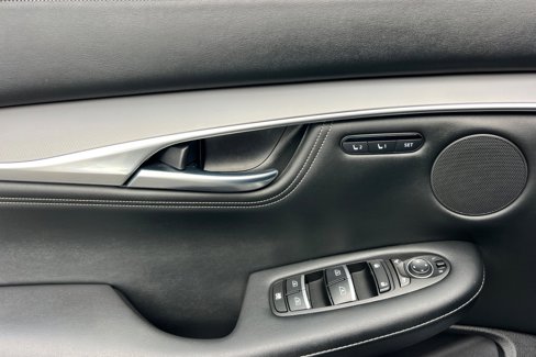 Used 2025 INFINITI QX55 Luxe w/ Cargo Package image 12