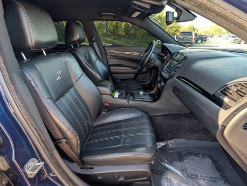 Used 2017 Chrysler 300 S image 11
