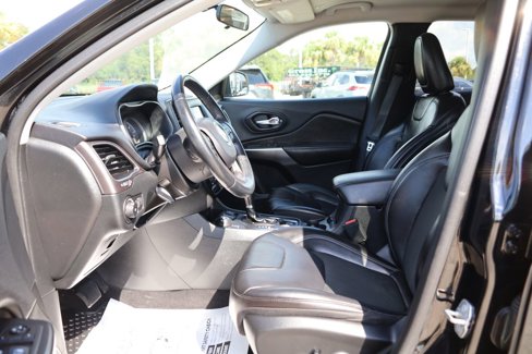 Used 2019 Jeep Cherokee Latitude Plus w/ Cold Weather Group image 8