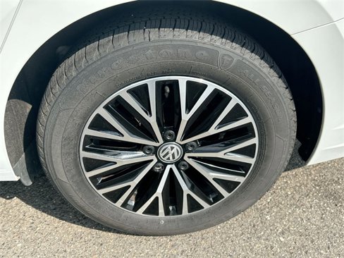 Used 2021 Volkswagen Jetta R-Line image 31