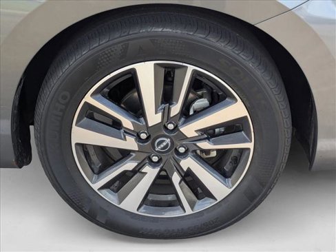 Used 2024 Nissan Versa SV image 21