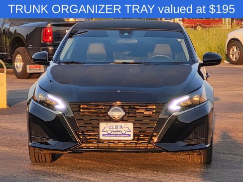 Used 2024 Nissan Altima 2.5 SR image 3