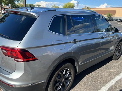 Used 2022 Volkswagen Tiguan SE image 2