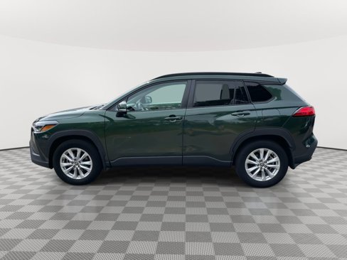 Used 2022 Toyota Corolla Cross LE image 4
