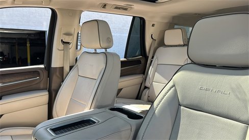 Used 2021 GMC Yukon Denali w/ Denali Premium Package image 27