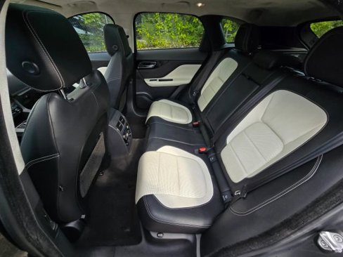 Used 2018 Jaguar F-PACE R-Sport image 10