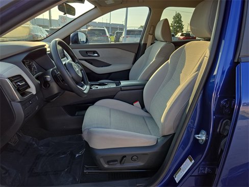 Used 2023 Nissan Rogue SV image 10