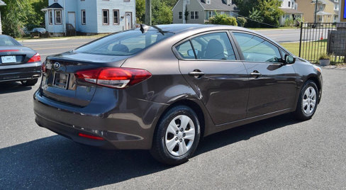 Used 2017 Kia Forte LX image 7