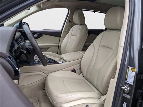 Used 2019 Audi Q7 3.0T Prestige w/ Prestige Package image 17