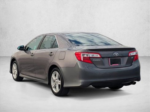 Used 2014 Toyota Camry SE image 7