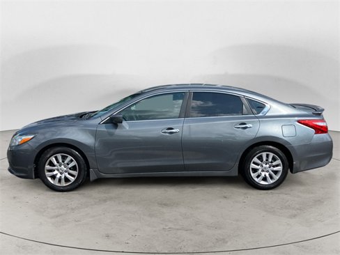 Used 2018 Nissan Altima 2.5 S w/ S Convenience Package image 3