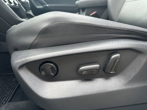 Used 2020 Volkswagen Tiguan SE w/ Panoramic Sunroof Package image 19