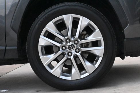 Used 2019 Toyota RAV4 Limited image 34
