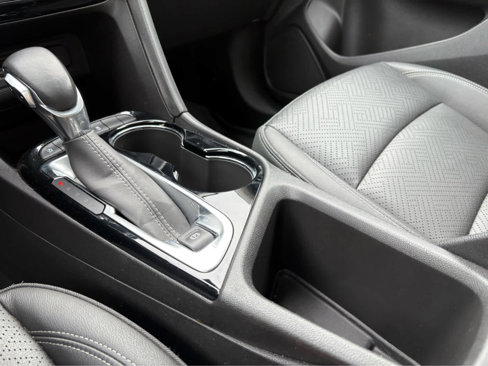 Used 2020 Buick Encore GX Essence w/ Experience Buick Package image 22