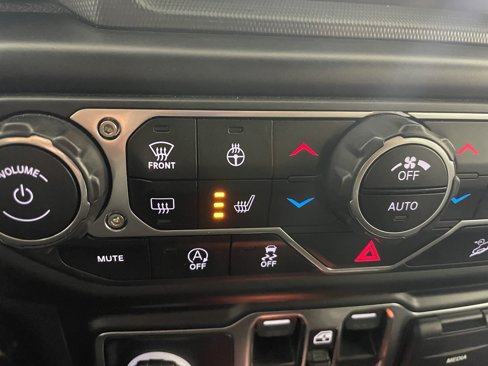 Used 2021 Jeep Wrangler Unlimited Sahara image 13