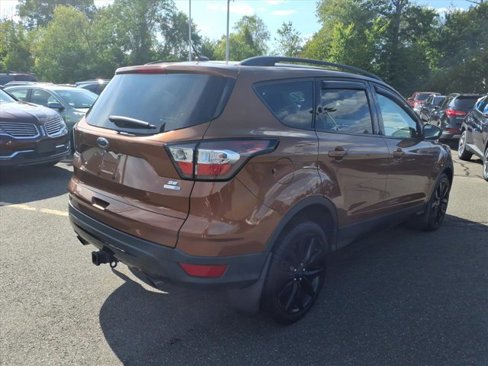 Used 2017 Ford Escape SE w/ Equipment Group 201A image 5