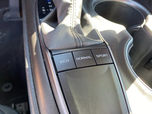 Used 2023 Toyota Camry SE image 25
