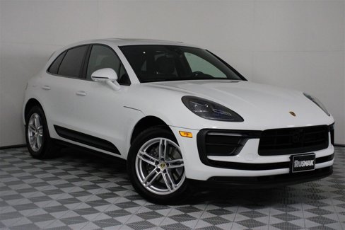 Certified 2025 Porsche Macan image 9