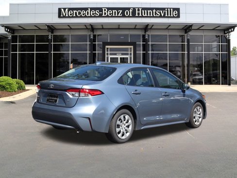 Used 2022 Toyota Corolla LE image 3