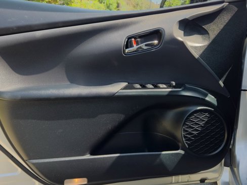 Used 2018 Toyota Prius Prime Premium image 12