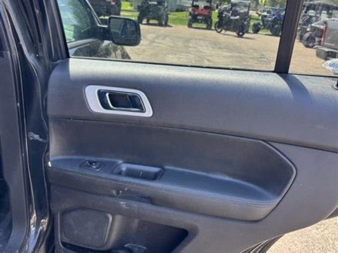 Used 2013 Ford Explorer XLT image 23
