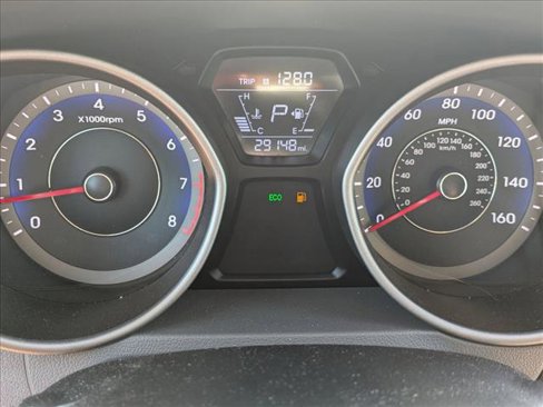 Used 2015 Hyundai Elantra SE image 12