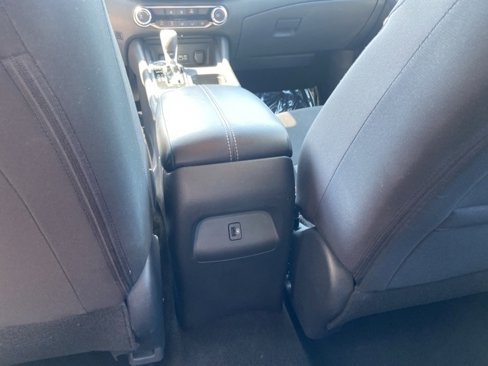 Used 2025 Nissan Sentra SV image 22