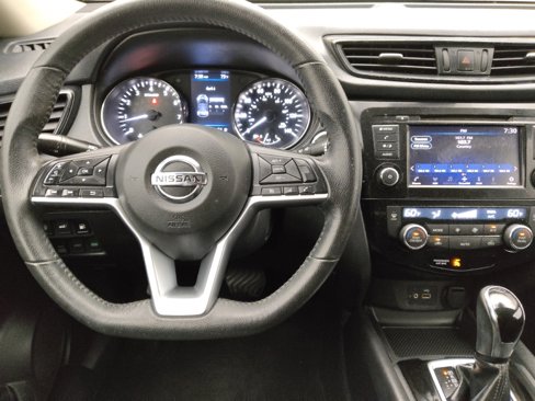Used 2019 Nissan Rogue SV image 22