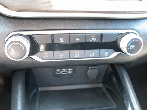 Used 2024 Nissan Altima 2.5 SV image 17